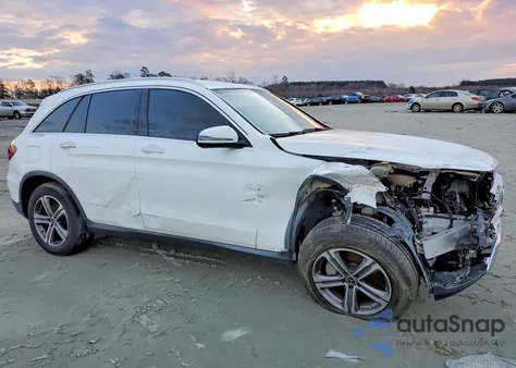 2018 Mercedes-Benz Glc 300 4Matic z USA, uszkodzony, nr VIN WDC0G4KB5JV115466